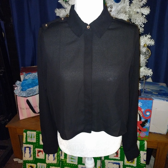Active Basic Tops - Black blouse (3 items listed for 15$)